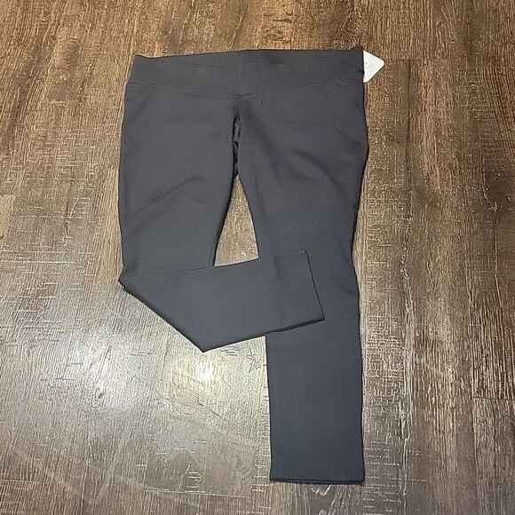 Isabel Maternity Low Rise Black Maternity Leggings - Picture 4 of 16